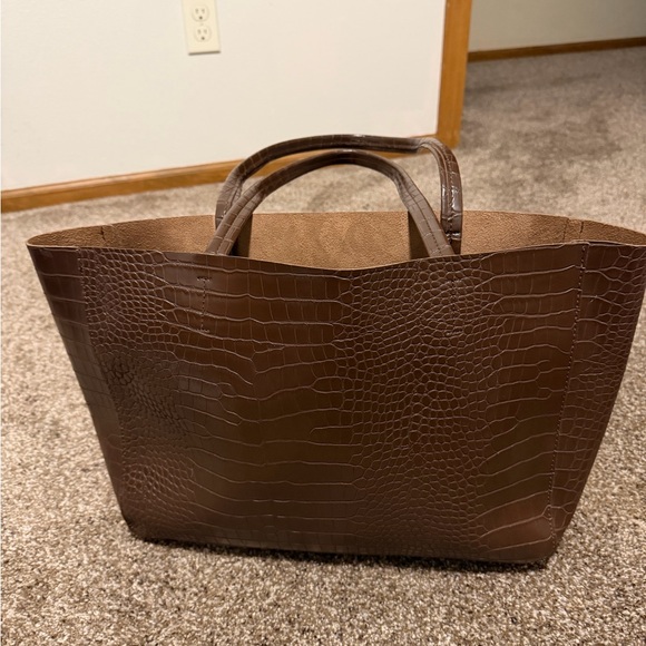 Old Navy Handbags - Old Navy Brown Croc-Embossed Bag Vegan Leather Tote